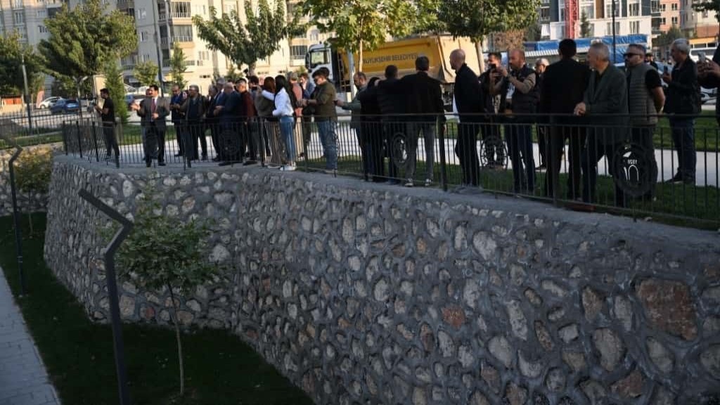 Başkan Taşkın : &quot;Battalgazi’nin her noktasında kalıcı eserler yükseliyor&quot;