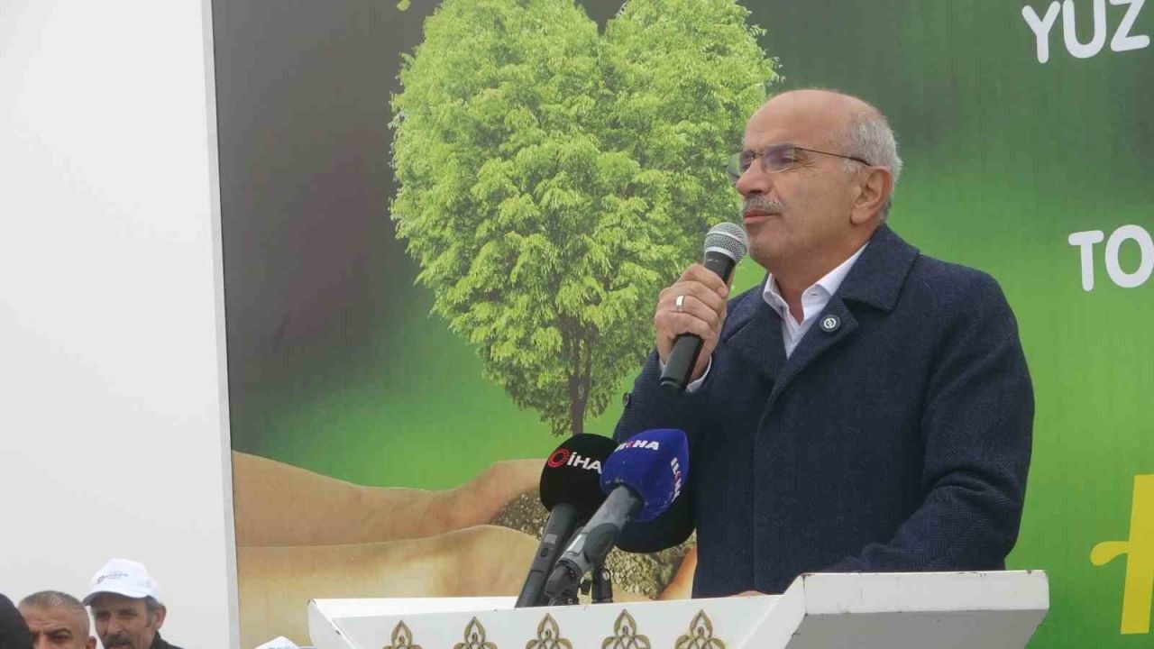 Beydağı’nın etekleri 10 bin 444 ağaçla geleceğe nefes oldu