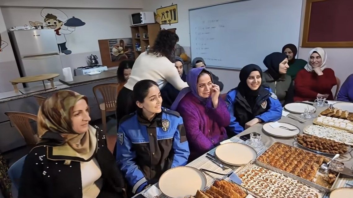 Bingöl’de kadınlara KADES, dolandırıcılık ve güvenlik eğitimi verildi