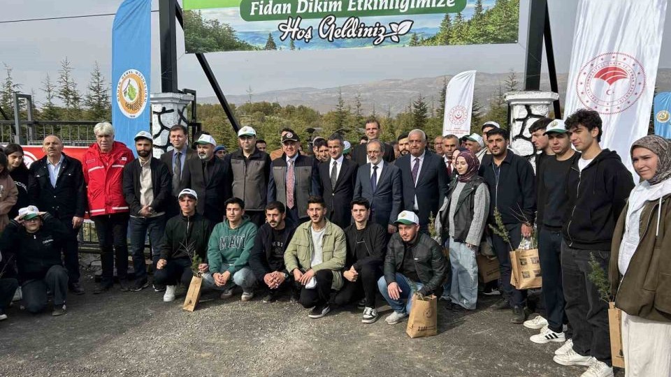 Bingöl’de On binlerce fidan toprakla buluştu