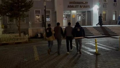 Doğubayazıt’ta 14 Düzensiz Göçmen Yakalandı: 2 Organizatör Tutuklandı