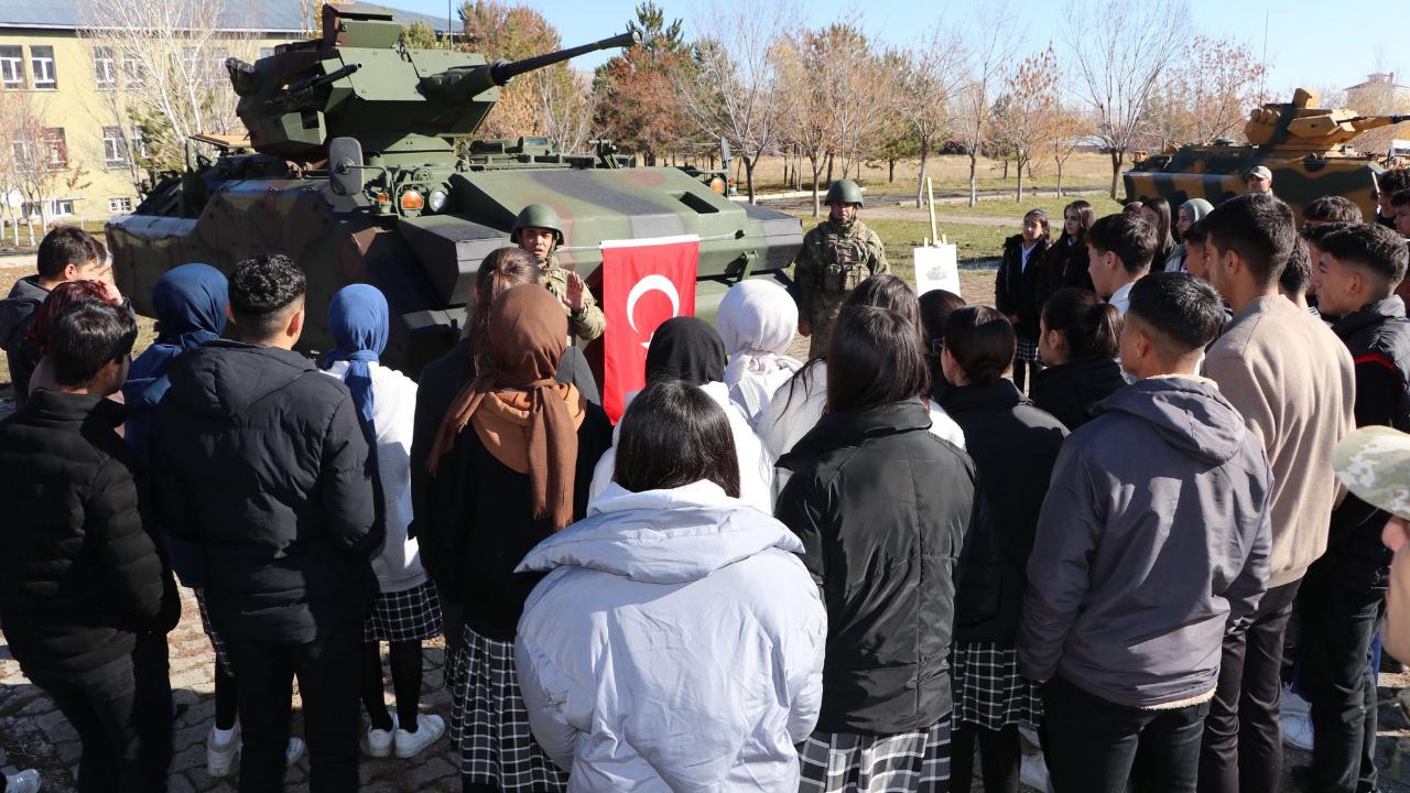 Eleşkirt’te 400 Öğrenci Mehmetçikle Buluştu