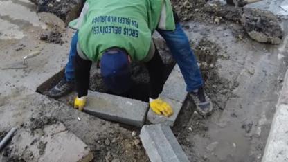 Erciş Belediyesi’nden Yağmur Suyu Izgaralarında Bakım ve Onarım Çalışması