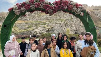 Erciş İlim Yayma Cemiyeti Gençlerle Van’ın Tarihini Keşfetti