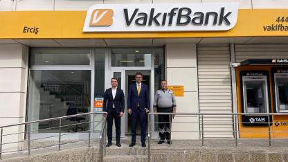 Erciş Kaymakamı Karaloğlu’ndan VakıfBank Erciş Şubasine Ziyareti