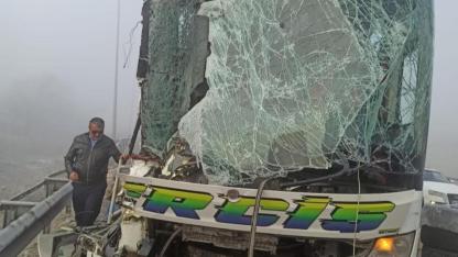 Erciş Otobüsü Kaza Yaptı; 13 Yaralı