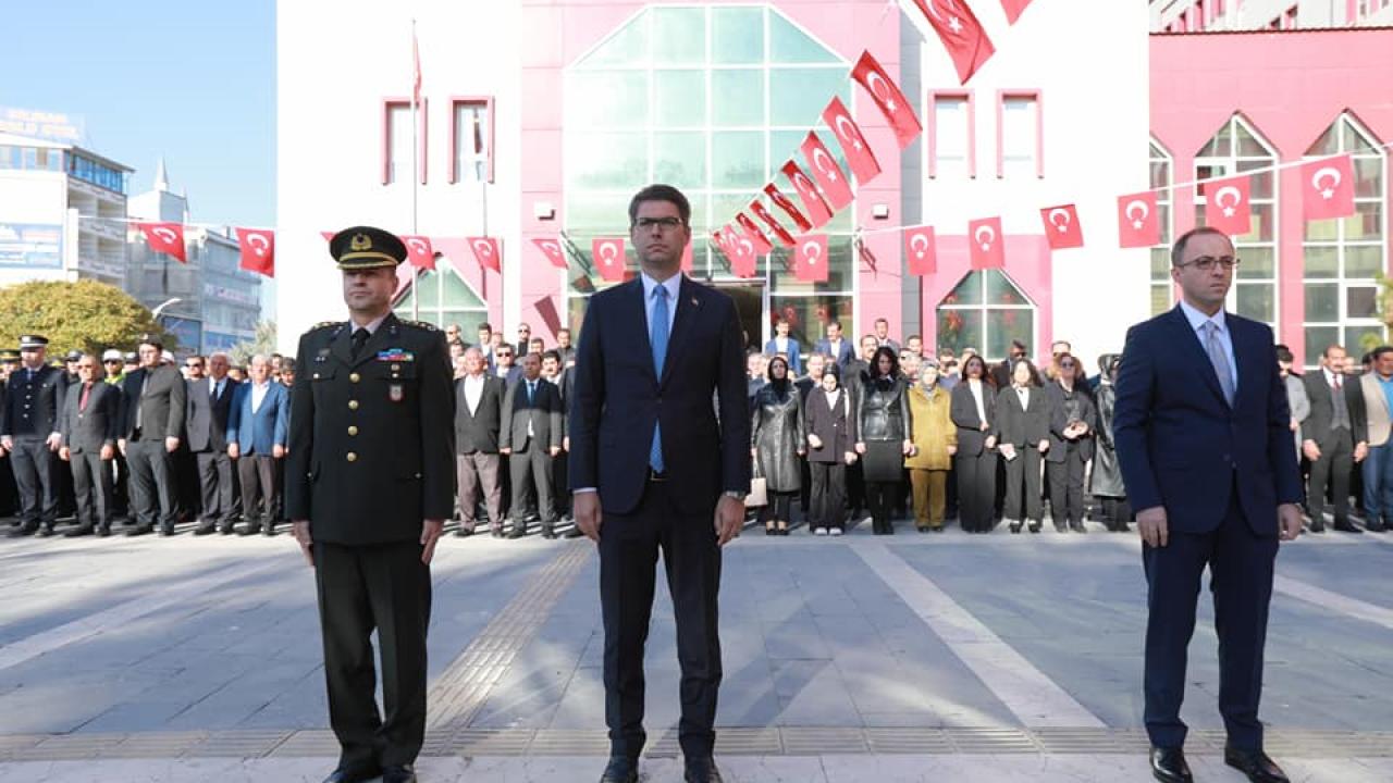 Erciş&#039;te 10 Kasım Atatürk&#039;ü Anma Programı Düzenlendi