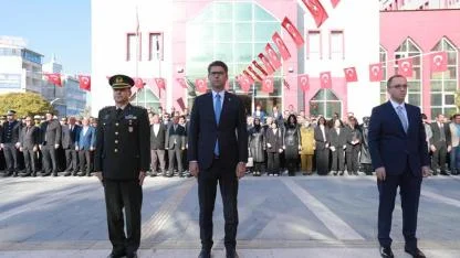 Erciş'te 10 Kasım Atatürk'ü Anma Programı Düzenlendi