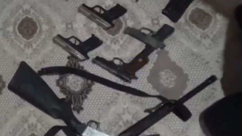 Erciş’te 5 adet ruhsatsız tabanca ve 2 adet yivsiz av tüfeği ele geçirildi