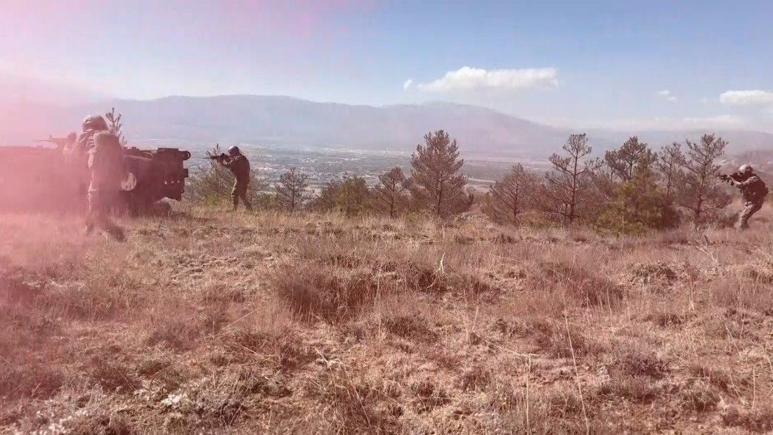 Erzincan kırsalında nefes kesen Özel Harekat tatbikatı