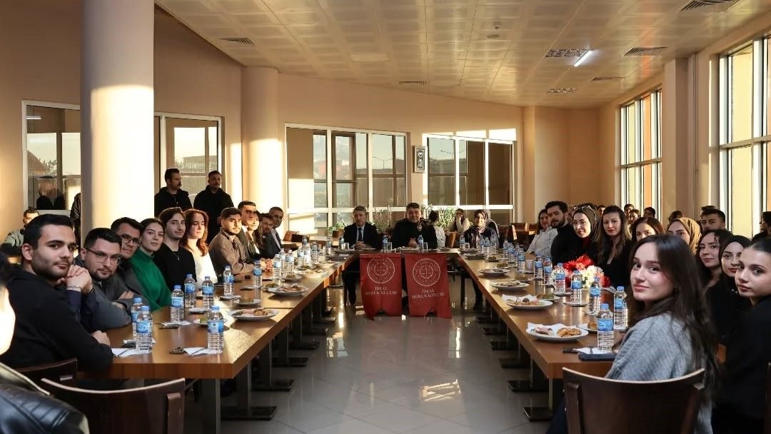 Erzurum İl Emniyet Müdürü  Onur Karaburun Hukuk Fakültesi öğrencileriyle buluştu