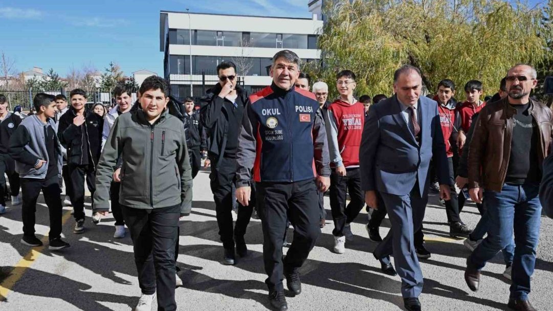 Erzurum’da Polisten Örnek Davranış