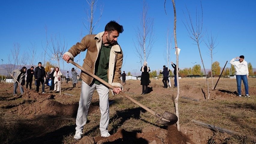 ETÜ’lü Mezunlar aynı çatı altında yeniden bir araya geldi