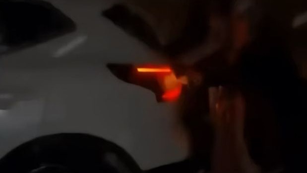 Hakkari Yüksekova-Şemdinli kara yolunda tipi ve fırtınada mahsur kalanları ekipler kurtardı