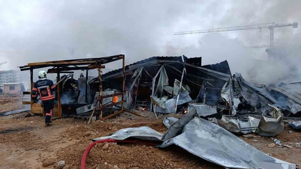 İşçilerin kaldığı konteynerde yangın