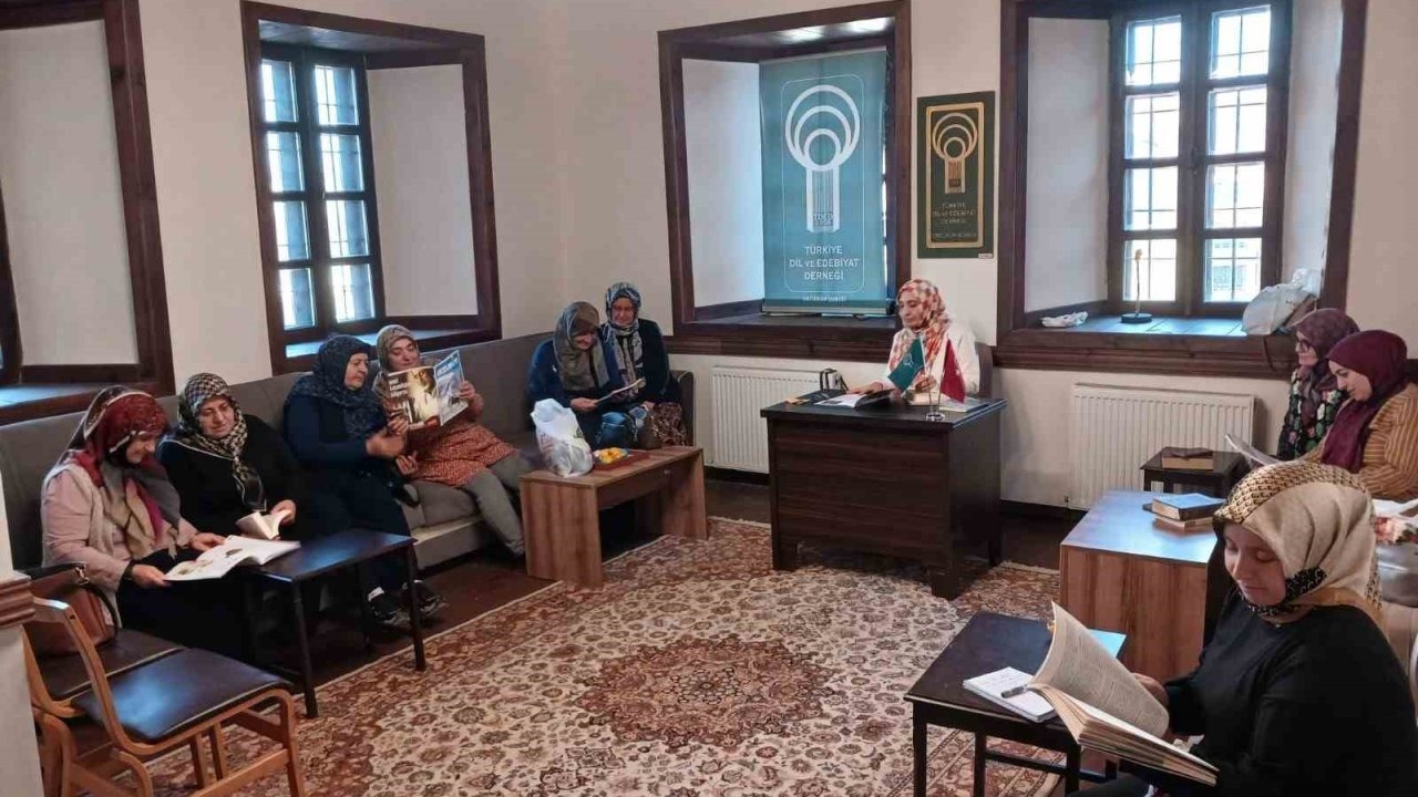 İşte kitap kurdu Dadaş ev hanımları