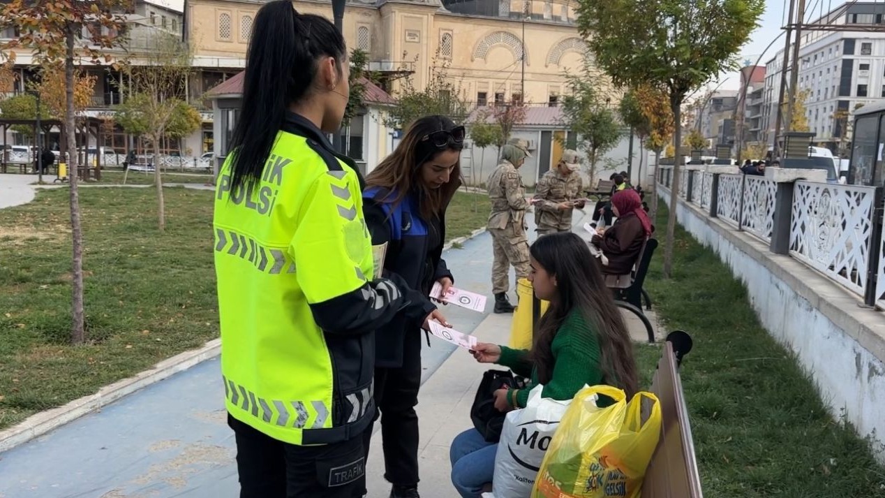 Kadın kolluk güçleri alana indi: Yüksekova’da polis, jandarma, bekçi ve zabıtadan kadına yönelik şiddetle mücadele seferberliği