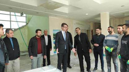 Kaymakam Karaloğlu, Erciş Öğretmenevindeki Tadilat Çalışmalarını İnceledi