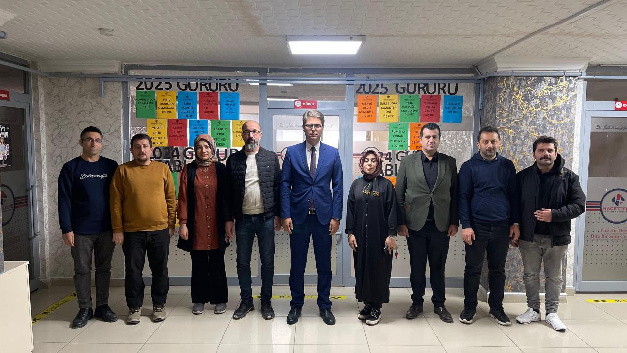 Kaymakam Murat Karaloğlu’ndan Erciş Hacettepe Eğitim Kurumuna Ziyaret