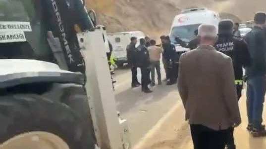 Malatya’da minibüs devrildi: 3 yaralı