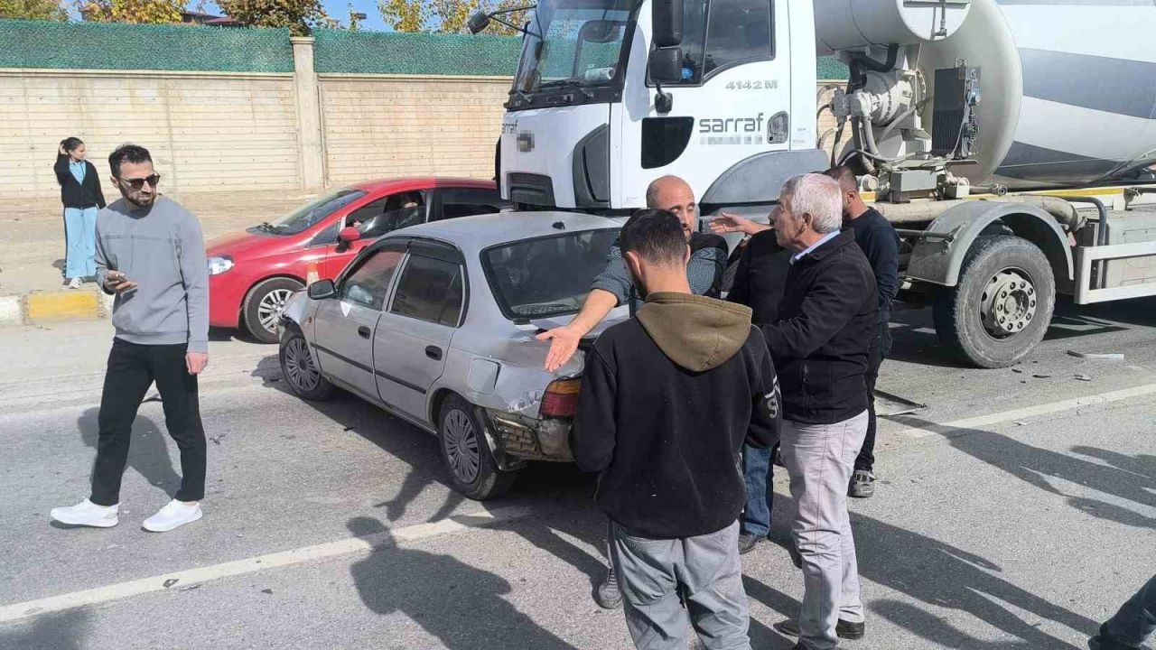 Muş’ta zincirleme kaza: 1 yaralı