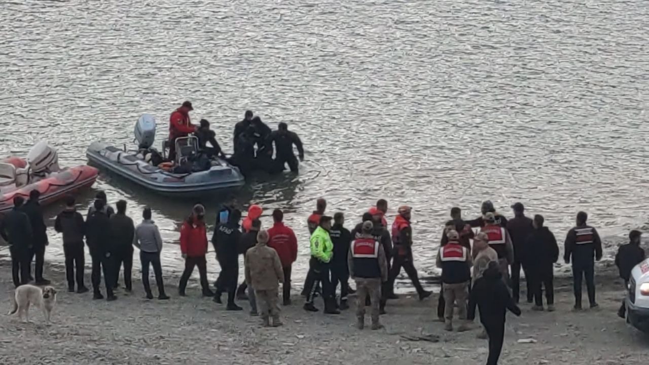 Otomobilin uçtuğu barajda kaybolan gencin cansız bedeni bulundu