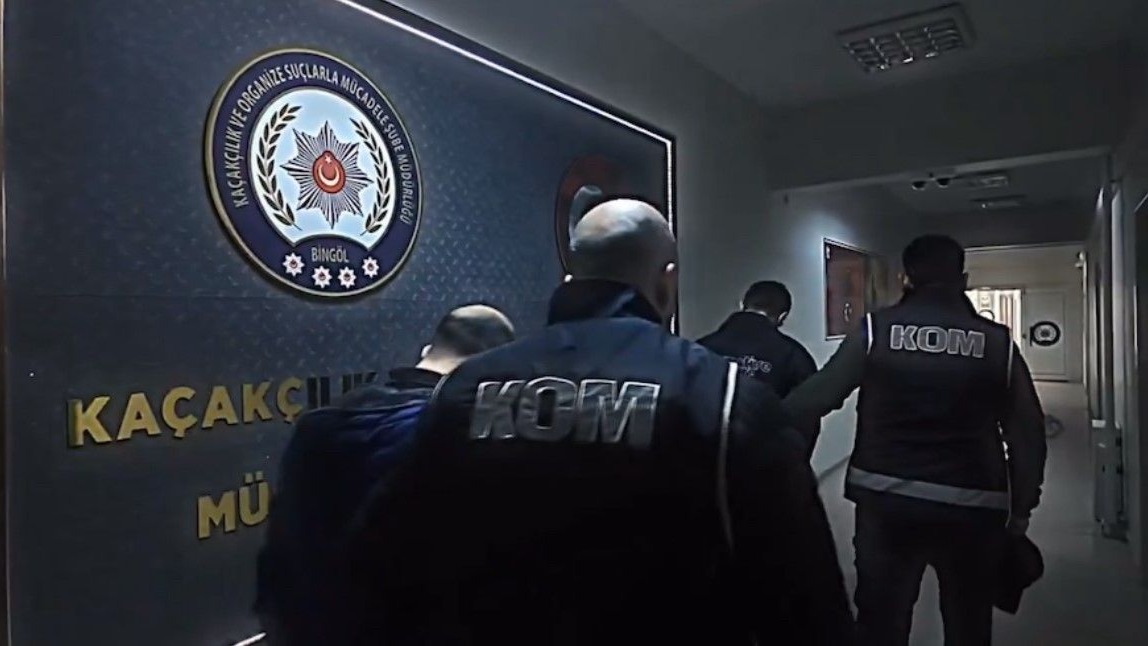 Polis Bingöl merkezli 5 ilde dolandırıcılık operasyonu gerçekleştirdi: 10 tutuklama