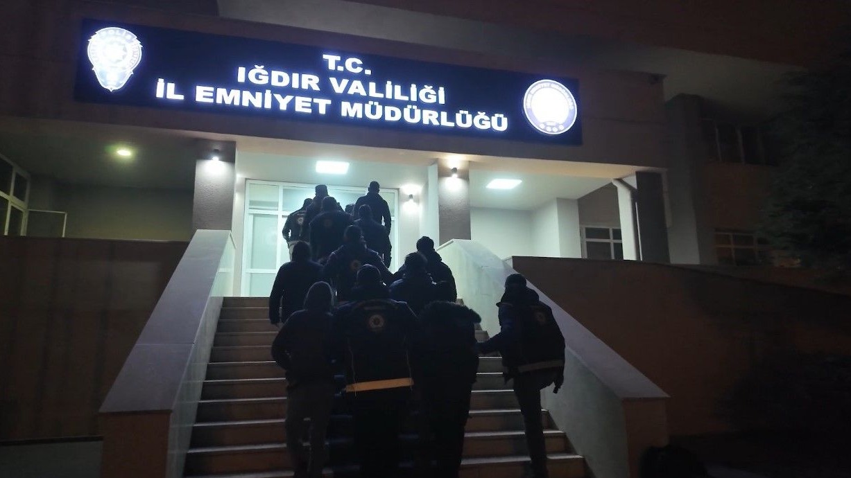 Polis Iğdır’da sahte pasaport operasyonu gerçekleştirdi