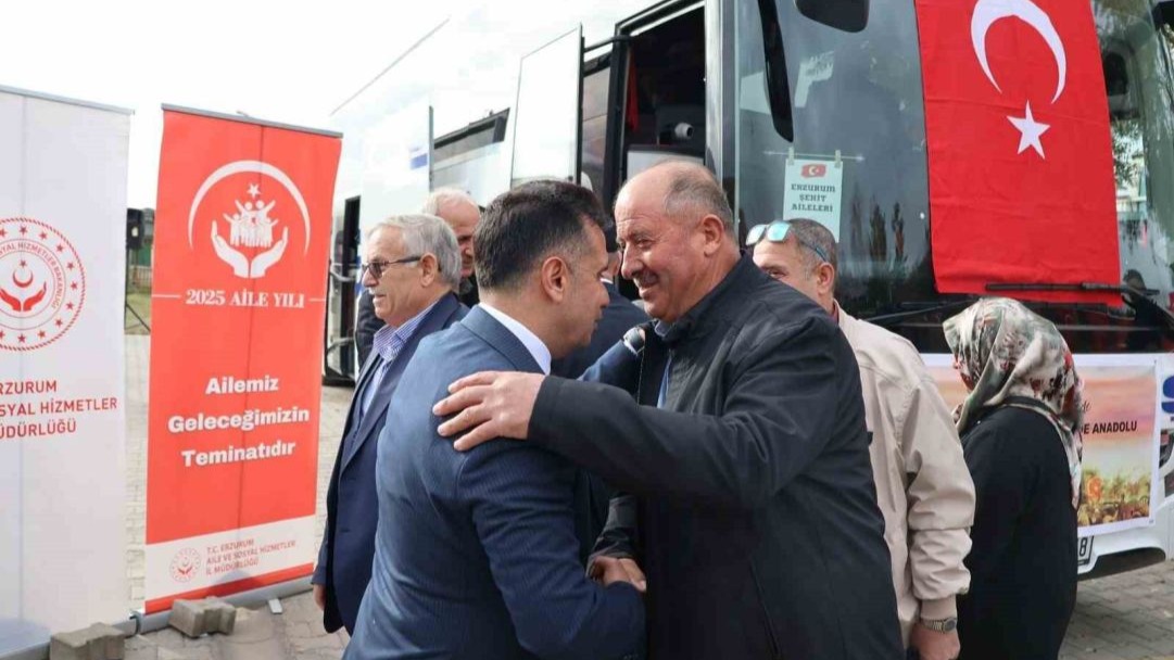 Şehit yakınları &quot;Kahramanların İzinde Anadolu&quot; yolculuğuna uğurlandı