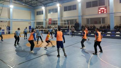 Taşlıçay’da Kurumlar Arası Voleybol Turnuvası Başladı