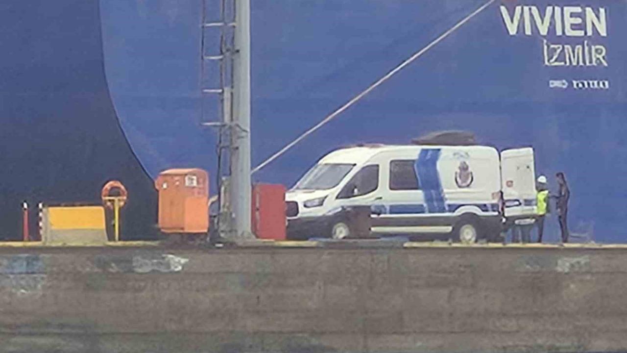 Tekne alabora oldu: 1 ölü, 1 yaralı