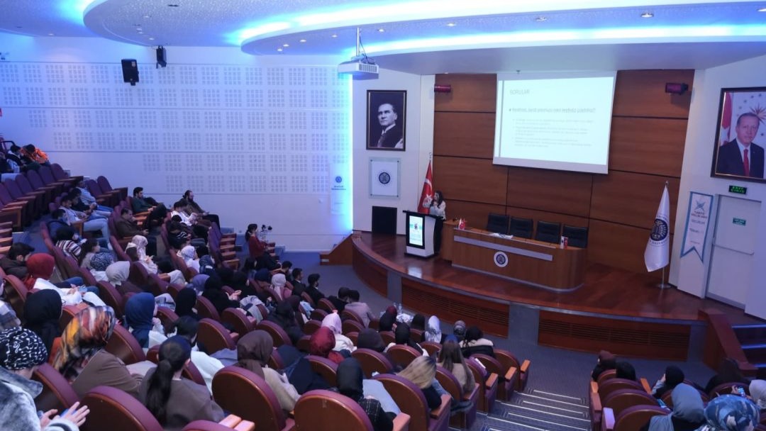 TÜGVA’dan gençlere &quot;Zor Zamanlarda Umudu Korumak&quot;  söyleşisi