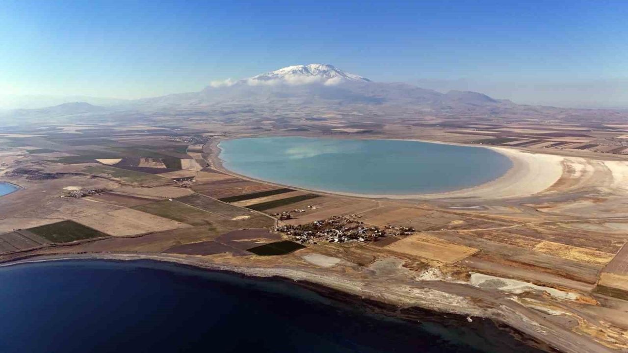 Van Gölü, Arin Gölü ve Süphan Dağı aynı kadrajda görüntülendi