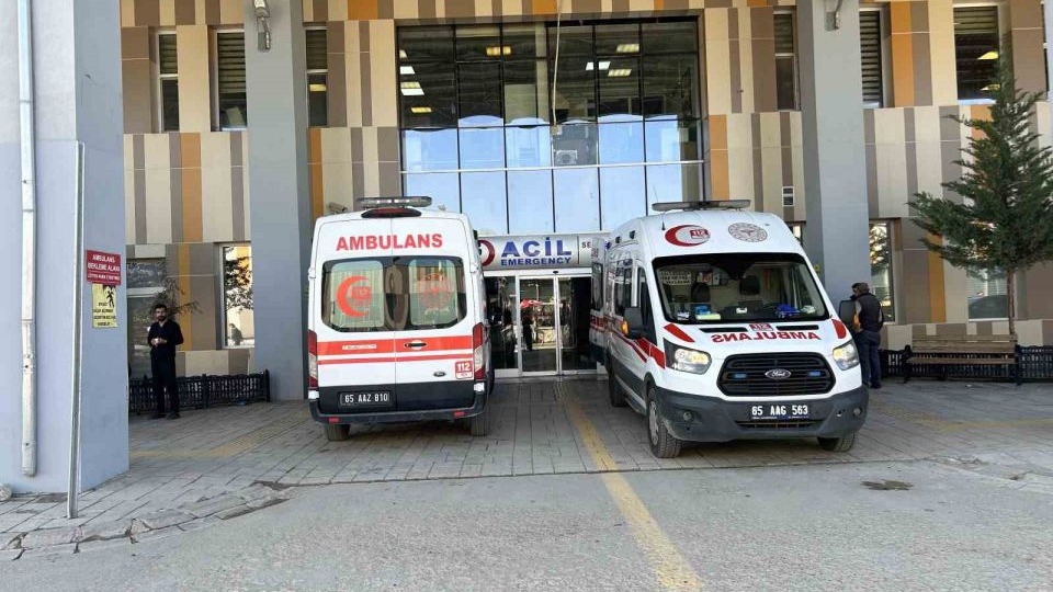 Van’da zehirlenme şüphesiyle hastaneye kaldırıldı