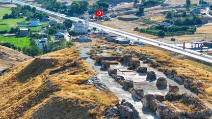 Vangölü Aktivistleri Gürpınar’da Tarih Yolculuğuna Çıkıyor