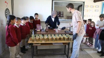 Ercişli Tatlı Ustasından Kırsaldaki Çocuklara Tatlı Ziyafeti