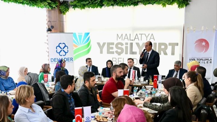 Yeşilyurt Belediyesi’nin ev sahipliği yaptığı ‘Aile Mentörlüğü’ eğitim programı tamamlandı