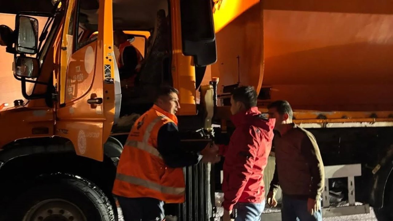 3 bin rakımlı Karabet Geçidi’nde kar yağışı etkili oldu