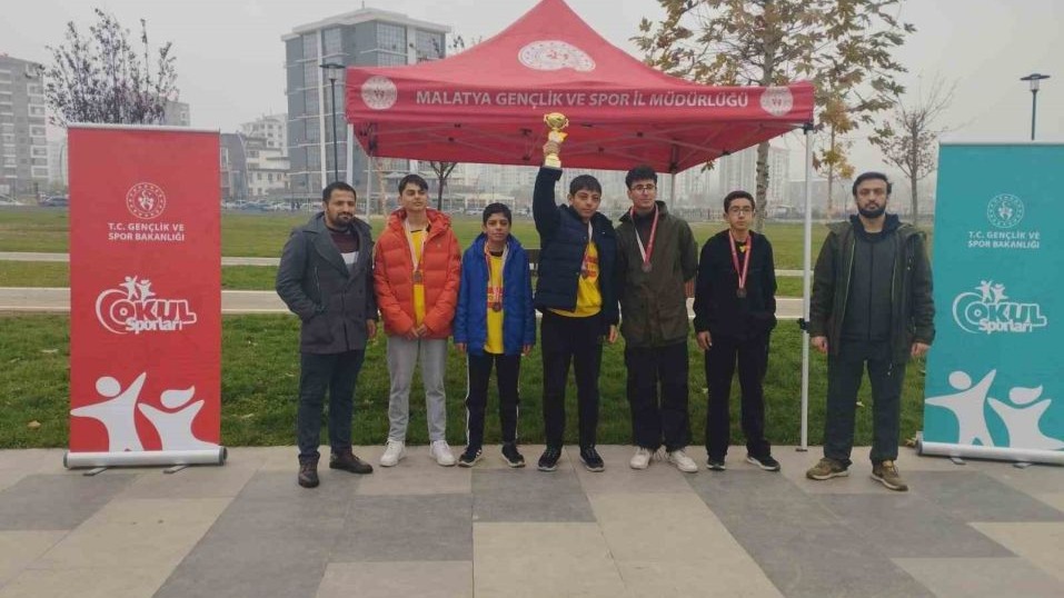 380 sporcu Okul Sporları Oryantiring Yarışması’nda ter döktü