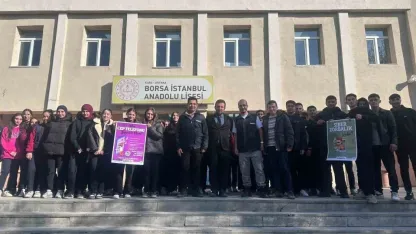 Kars Akyaka'da 300 öğrenciye siber suçlarla mücadele eğitimi verildi