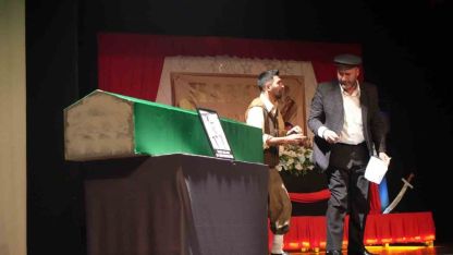 Erzurum'da "Hançer Havası" oyununa yoğun ilgi