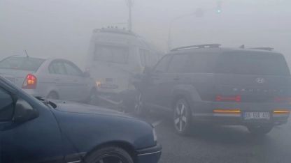 Yoğun sis kazaya neden oldu