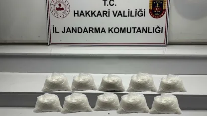 Jandarma 9 kilo metamfetamin ele geçirdi