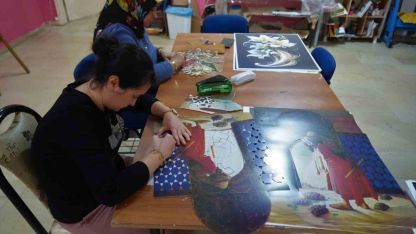 Muşlu kadınlar kâğıt rölyef kursuyla aile bütçesine katkı sağlıyor