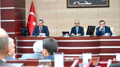 Ulaştırma ve Altyapı Bakanı Uraloğlu: "Erzincan-Erzurum-Kars tren hattı etüt proje çalışmaları devam ediyor"