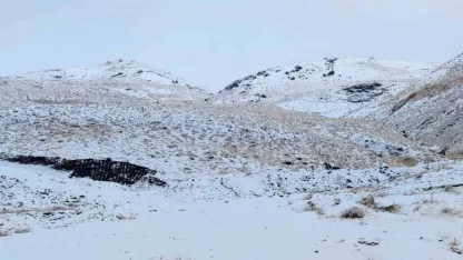 Van’da kış yüzünü gösterdi: Erek Dağı ve çevresi beyaza büründü