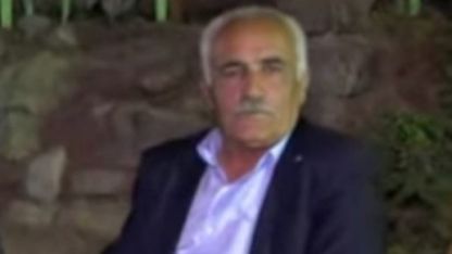 Hakkarili eski muhtar uçakta kalp krizi geçirdi