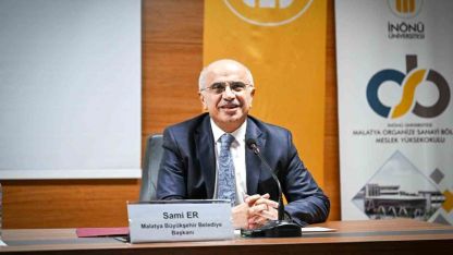 Başkan Er, üniversite öğrencileriyle bir araya geldi: "Şehir 12 ayda ayağa kalktı"