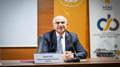 Başkan Er, üniversite öğrencileriyle bir araya geldi: "Şehir 12 ayda ayağa kalktı"