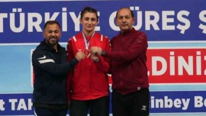 Güreşte Elmira Yasin Türkiye Şampiyonu oldu
